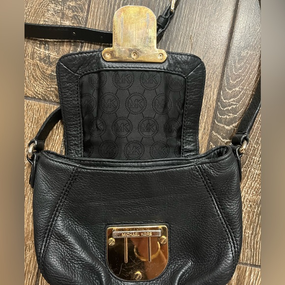 Micheal Kors small pebbled leather black crossbody - Picture 15 of 15